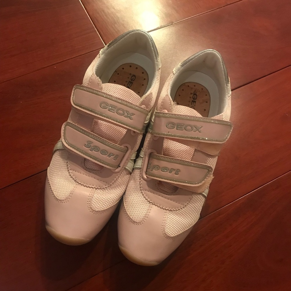 Geox pink sneaker